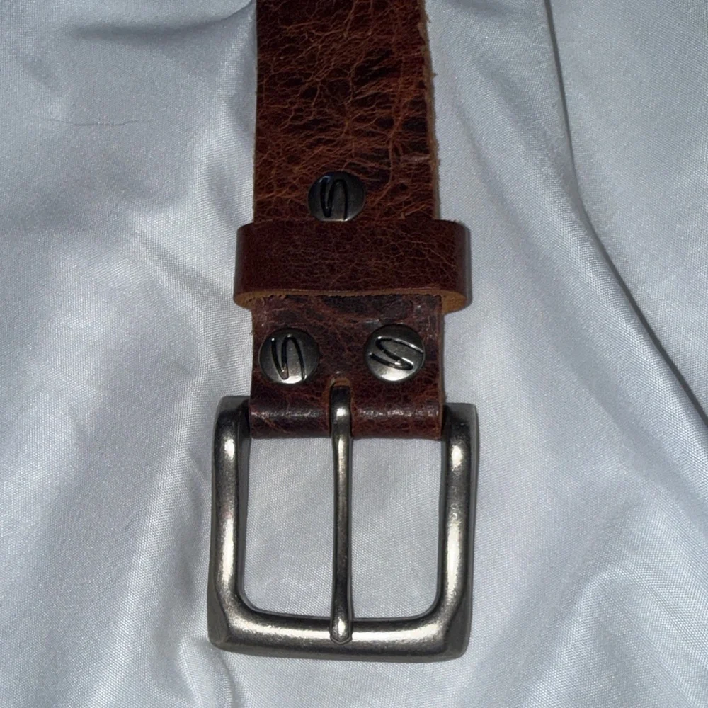 Silver Jeans Men's Distressed Brown Leather Belt with Metal Buckle